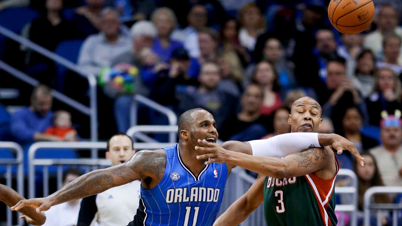 Bucks drop fifth straight with loss to Magic